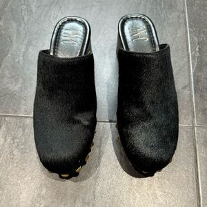 INC Womens Real Fur Dyed Calf. Closed Toe Mule Black Size 6.5.